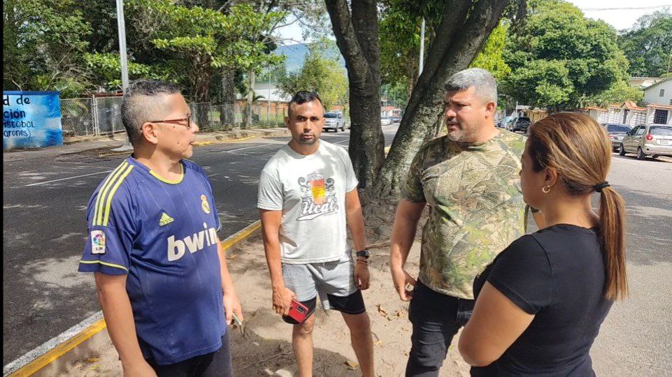 Habitantes de la avenida 19 de abril tienen tres días sin energía eléctrica. Foto Luzfrandy Contreras.