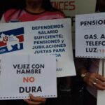 Adultos mayores relatan su día a día con una pensión y jubilación. Foto Luzfrandy Contreras.