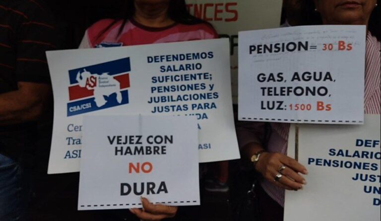 Adultos mayores relatan su día a día con una pensión y jubilación. Foto Luzfrandy Contreras.