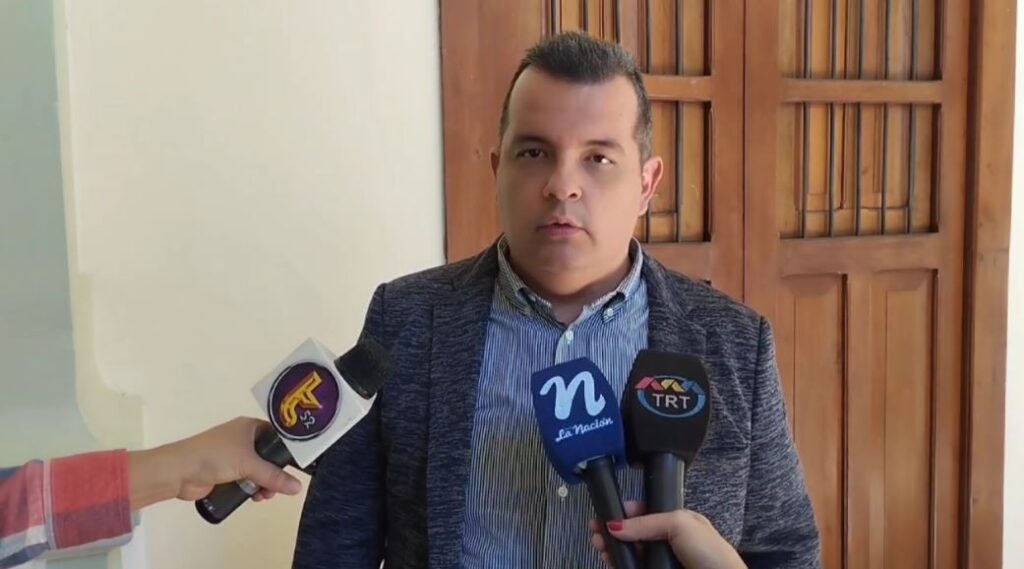 Diputado asegura que se deben atender las necesidades de servicios públicos