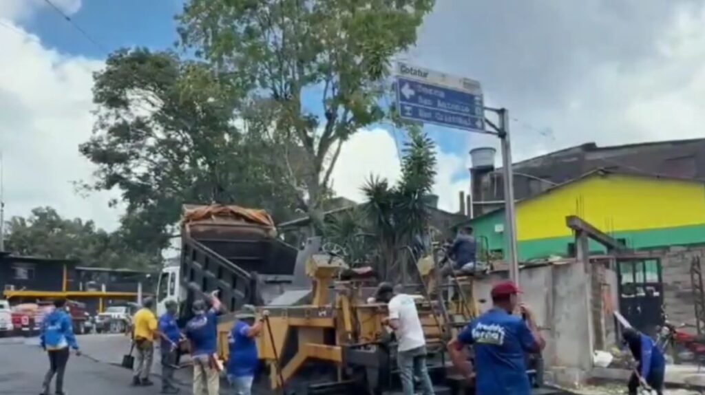 Continúan los trabajos de mantenimiento en El Mirador vía Rubio